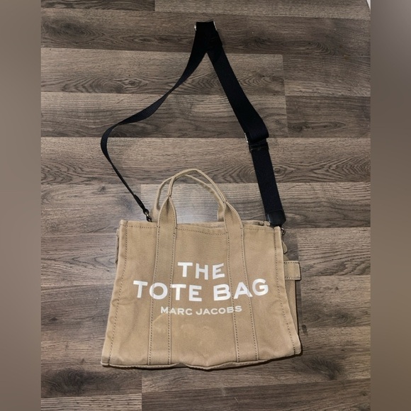 Marc Jacobs Handbags - Marc Jacobs Tan and Black Tote Bag with Versatile Strap